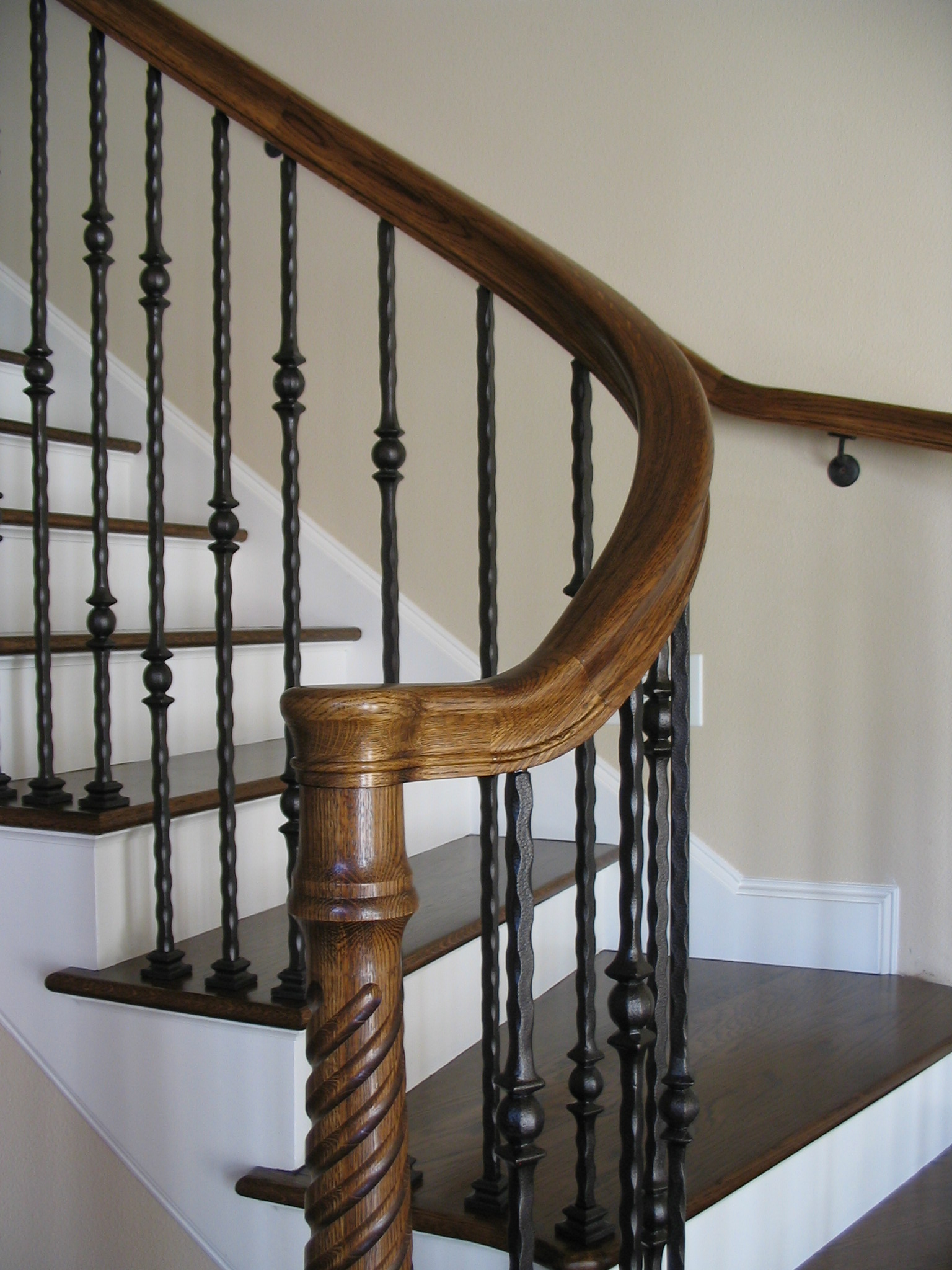 Curved Rail
